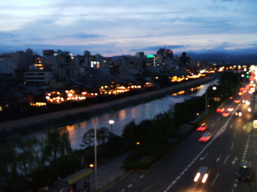 屋上ビアガーデン好評開催中_d0162300_15394078.jpg