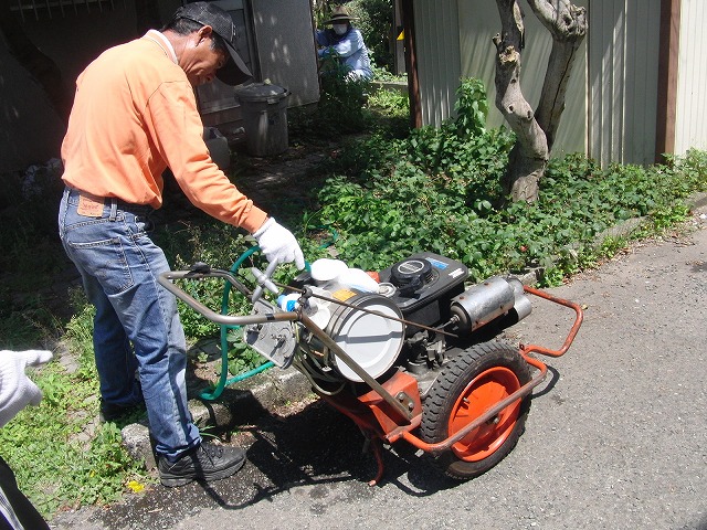 町内の消毒作業とバーベキューの打上げ_f0141310_646213.jpg