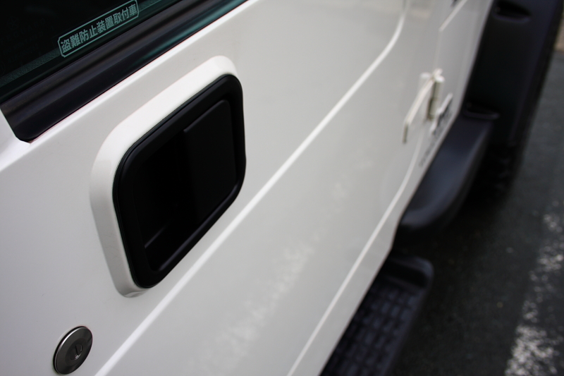 ホワイトのTJ ご納車です_f0105425_1912266.jpg