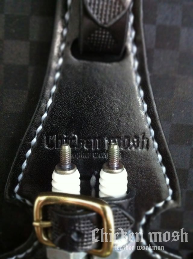 Plug holder ～Guitar type～_c0150032_2225726.jpg