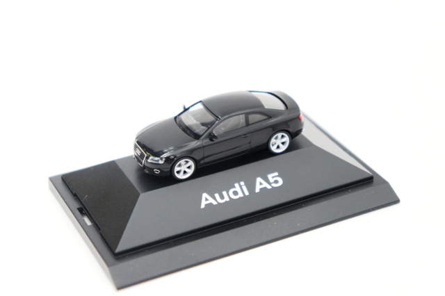 6月6日(水) ミニカー新入荷(アウディ特注モデル) : ミニカー