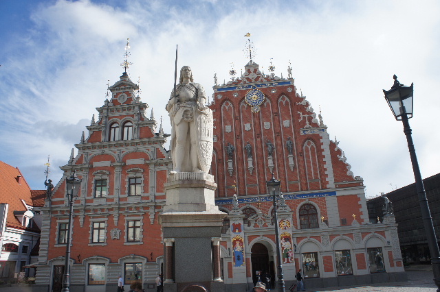 ラトヴィア(4) 世界遺産リガの旧市街散策 市庁舎広場付近_c0011649_110875.jpg