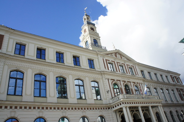 ラトヴィア(4) 世界遺産リガの旧市街散策 市庁舎広場付近_c0011649_116229.jpg