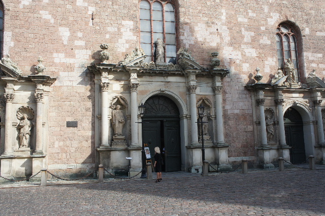 ラトヴィア(4) 世界遺産リガの旧市街散策 市庁舎広場付近_c0011649_1261042.jpg