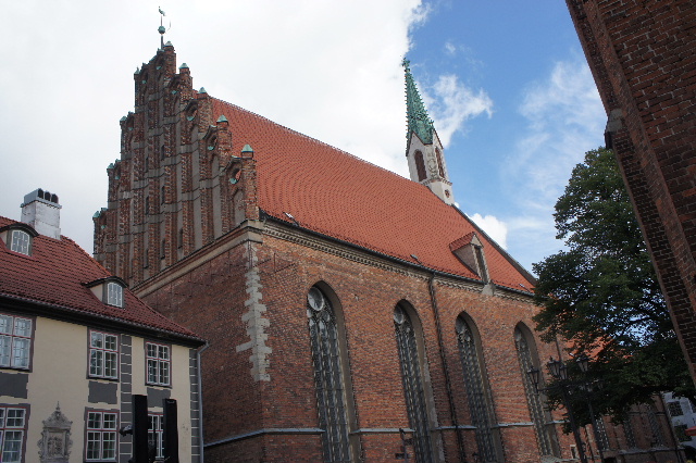 ラトヴィア(4) 世界遺産リガの旧市街散策 市庁舎広場付近_c0011649_1274635.jpg