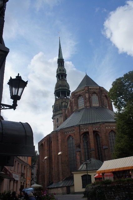 ラトヴィア(4) 世界遺産リガの旧市街散策 市庁舎広場付近_c0011649_1321243.jpg