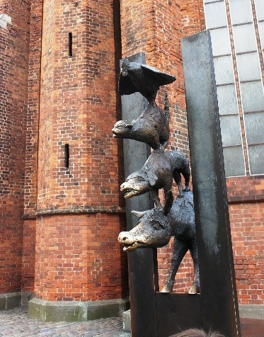 ラトヴィア(4) 世界遺産リガの旧市街散策 市庁舎広場付近_c0011649_1351883.jpg