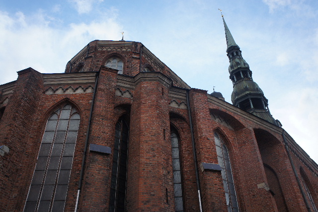 ラトヴィア(4) 世界遺産リガの旧市街散策 市庁舎広場付近_c0011649_263231.jpg