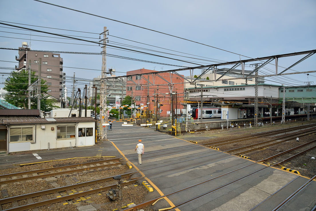 神宮前駅の踏切_e0170058_20132727.jpg