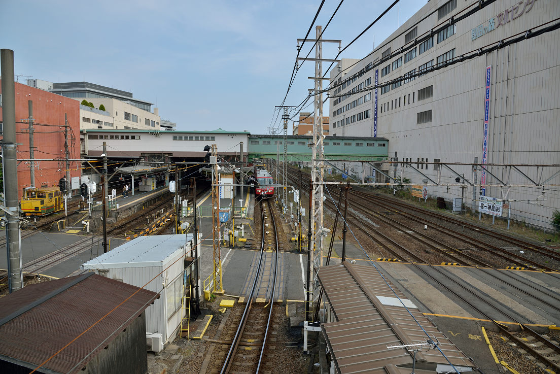 神宮前駅の踏切_e0170058_20135392.jpg