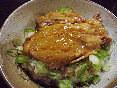 夏季週末限定プチ丼「煮込み軟骨丼」_c0092877_23263287.jpg