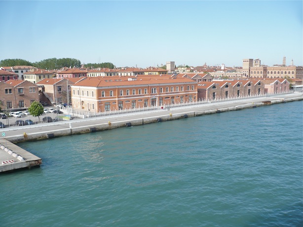 ベニス：MSCマニフィカ乗船 Venedig:auf MSC Magnifica Einschiffen_e0112086_6145549.jpg