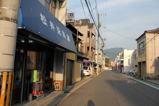 海田町新町・稲荷町の商店街の現在_b0095061_1058525.jpg