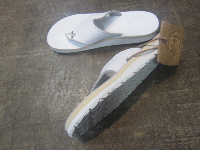 毎夏の恒例・・・極上の雰囲気&履き心地 By THE SANDAL MAN_d0152280_21223997.jpg