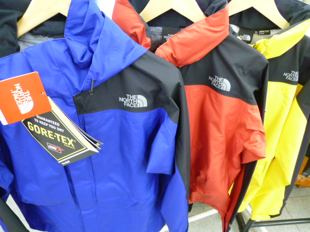 進化した THE NORTH FACEの雨具!!_d0198793_18342399.jpg