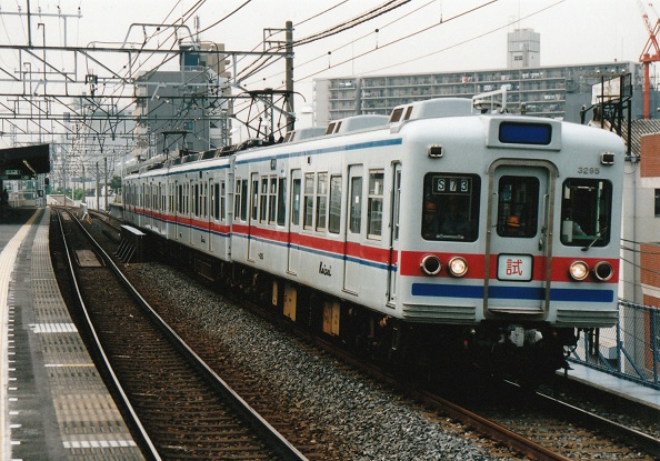 赤と青はいいものだ 番外録 赤い電車は白い線