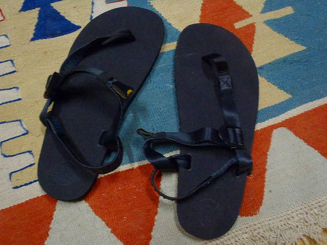 Minimalist sandals _b0148176_23154525.jpg