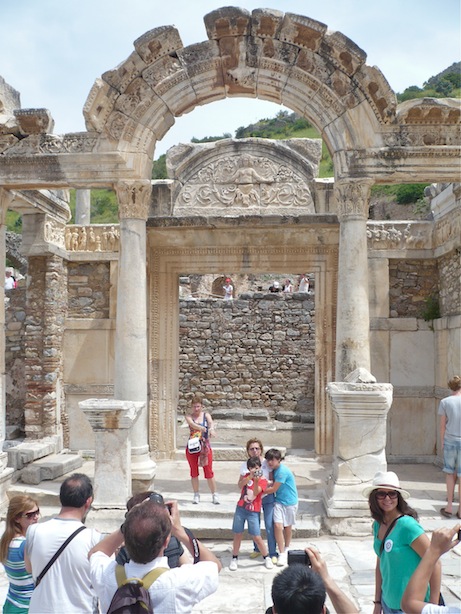 イズミール：古代ギリシャ人の町エフェソス izumir:Ephesos, die altertümliche griechische Stadt_e0112086_23305643.jpg