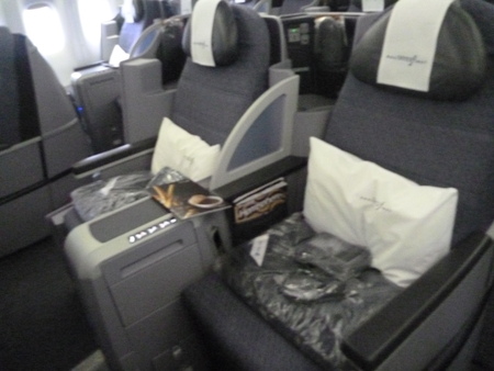 2012 NYCへの旅 (3) UA78便 Boeing777-200シート : ジョージ3の 2012 NYCへの旅 (3) UA78便 Boeing777-200シート : ジョージ3の