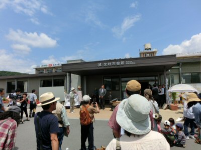 「はじめのいっぽパレード」市役所へ_f0019247_19124498.jpg