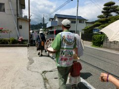 「はじめのいっぽパレード」市役所へ_f0019247_1941524.jpg