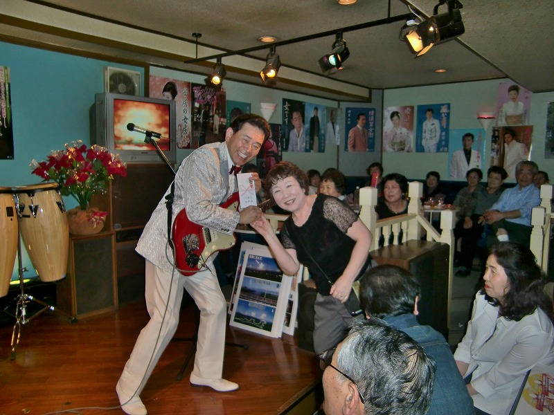 今日は週明け月曜日 写真を掲載します_e0119092_12483738.jpg