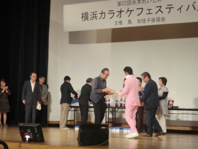 今日は週明け月曜日 写真を掲載します_e0119092_13122772.jpg