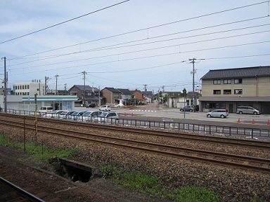 ほたるいかの街にある、中滑川駅_a0243562_177073.jpg