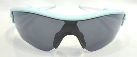 OAKLEYから、女性向けスポーツアイウェアが入荷致しました! by 甲府店_f0076925_13195662.jpg