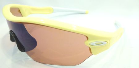 OAKLEYから、女性向けスポーツアイウェアが入荷致しました! by 甲府店_f0076925_13281626.jpg