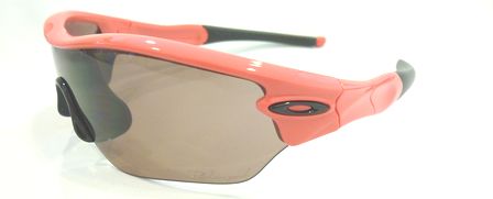 OAKLEYから、女性向けスポーツアイウェアが入荷致しました! by 甲府店_f0076925_13282892.jpg