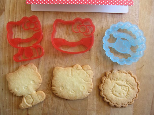 Hello Kitty Cookies_c0188178_90868.jpg