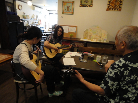 ギター教室　生徒さん募集中！_d0225380_1456632.jpg