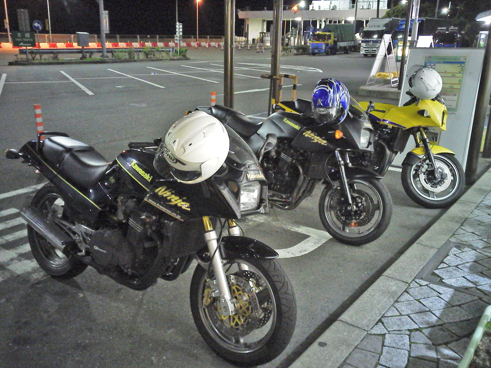 2号機 GPZ900Rニンジャ君で若者2人と一緒に夜遊び♪_f0174721_1232759.jpg