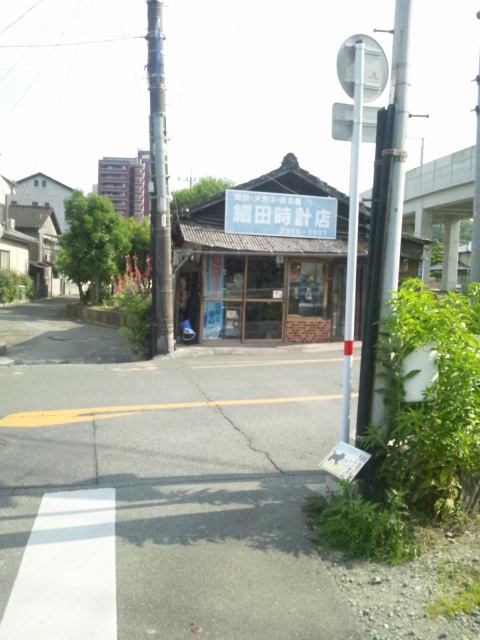 新町散策とラムネと配線工事と日々_c0246783_22422735.jpg