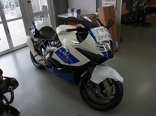 幻のK1300S HPPが、こっそり入荷・・・・。_e0254365_2139572.jpg