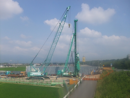 現場写真 鋼管杭中掘り圧入最終打撃工 三重県四日市市 丸泰土木 ブログ