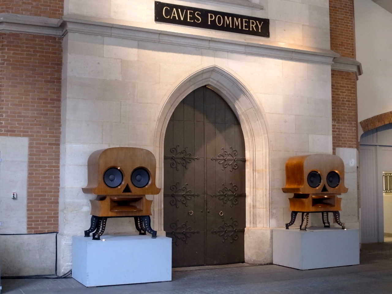 Cave Pommery et Art contemporain - シャンパーニュ、ポメリー見学_a0231632_220696.jpg