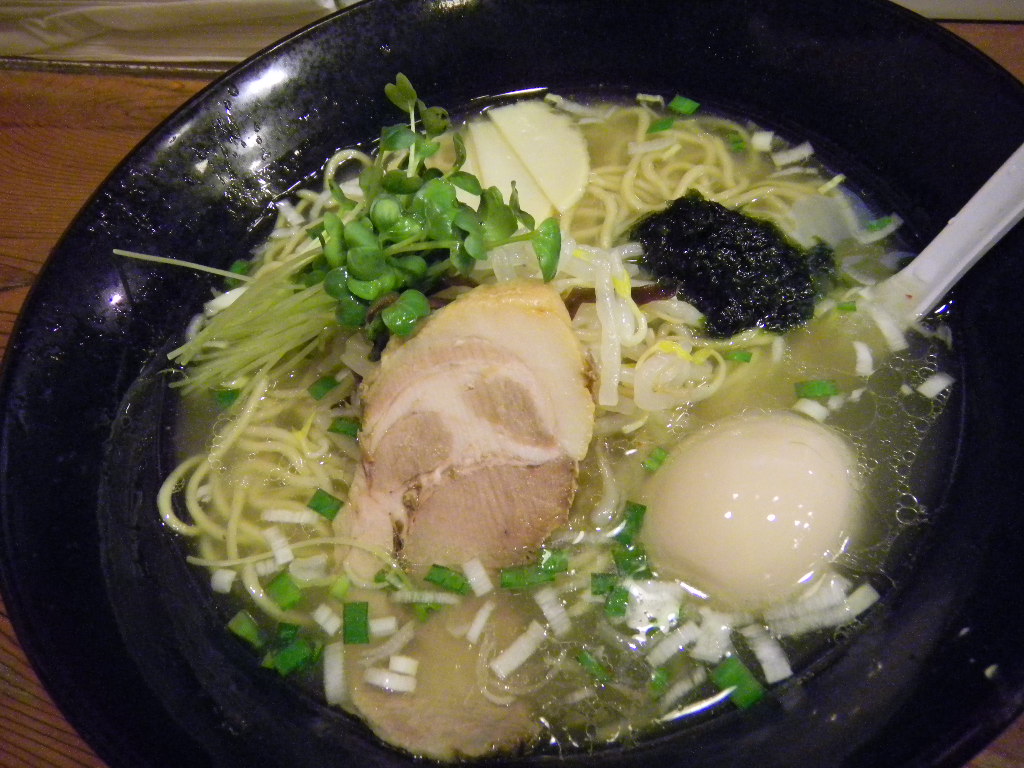 イツワ製麺所食堂@反町 _c0146875_1932538.jpg