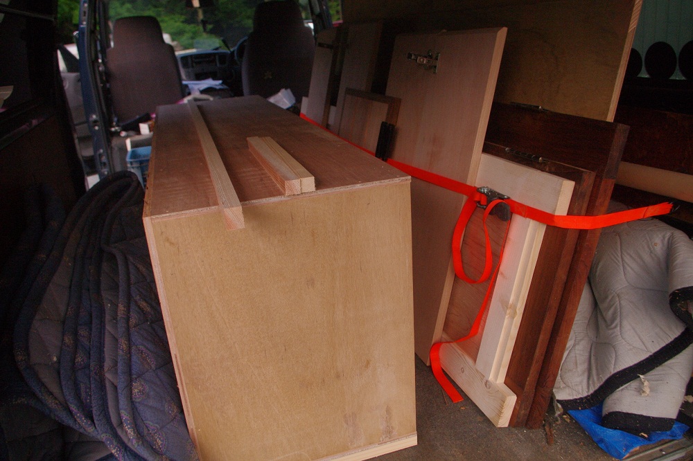 船橋キッチン直様(竹とんぼ様)へ建具家具取付!!_e0203442_203325.jpg