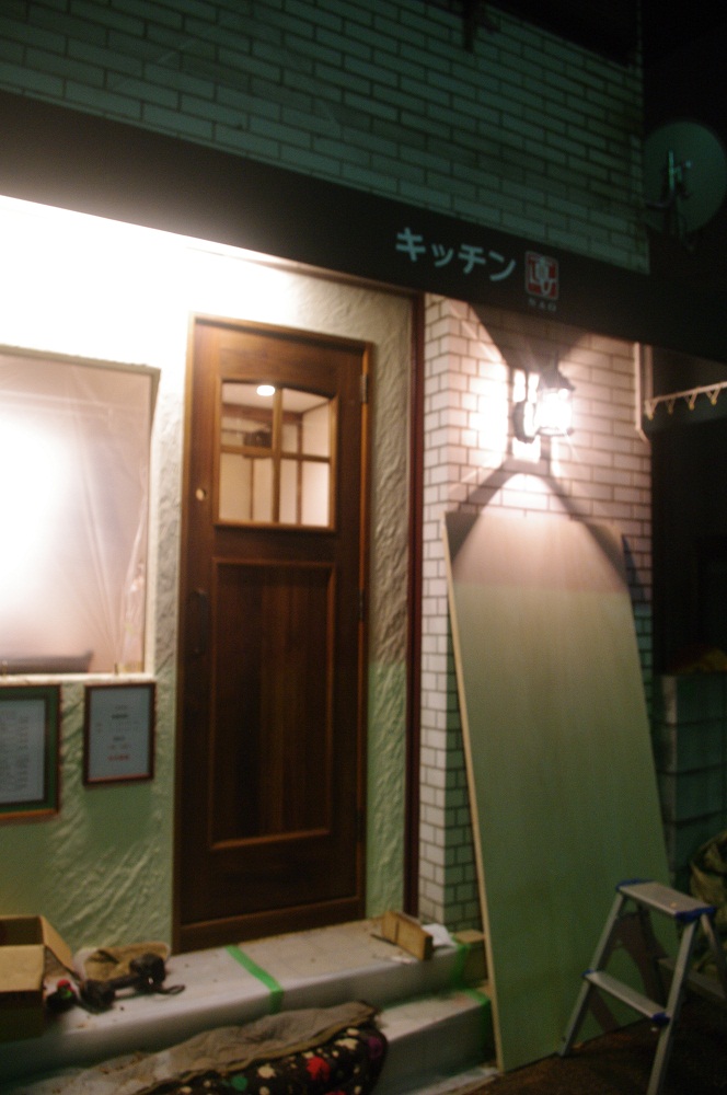 船橋キッチン直様(竹とんぼ様)へ建具家具取付!!_e0203442_20363340.jpg