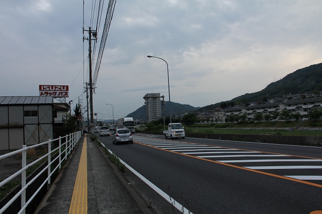 中野東の国道2号線を南下しながら歩く_b0095061_18363215.jpg