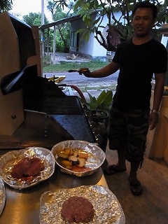 Naked Beef Burger @ The Grill + Ishibo Bali , Bunutan, Amed (\'12年春)_a0074049_22361276.jpg