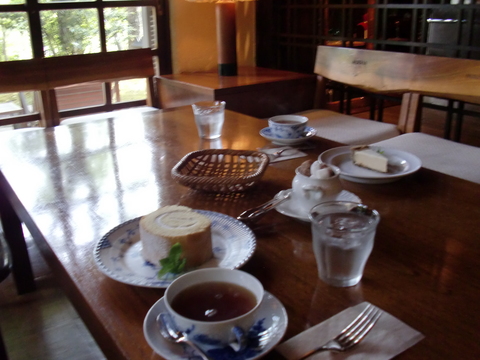 贅沢な午後のお茶＠湯布院・無量塔（むらた）♪_c0206352_13415.jpg