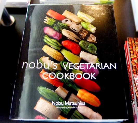 ベジタリアン向けのお寿司の料理本、Nobu\'s Vegetarian Cookbook_b0007805_03437.jpg