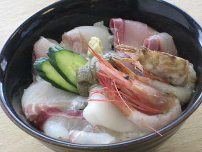 三七十の【香住丼スペシャル】でた~~!_d0135908_2344729.jpg