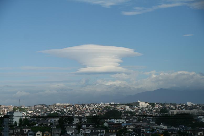 台風一過　　　　つるし雲_f0109592_10374145.jpg