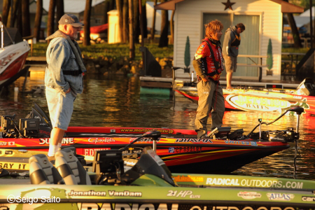 Bassmaster Elite Series #6 Mississippi River, WI 初日_a0097491_822846.jpg