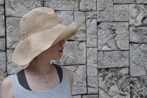 この時季のマストな帽子 ・ ・ ・ =HELEN KAMINSKI/SCALA=_b0110582_20154510.jpg