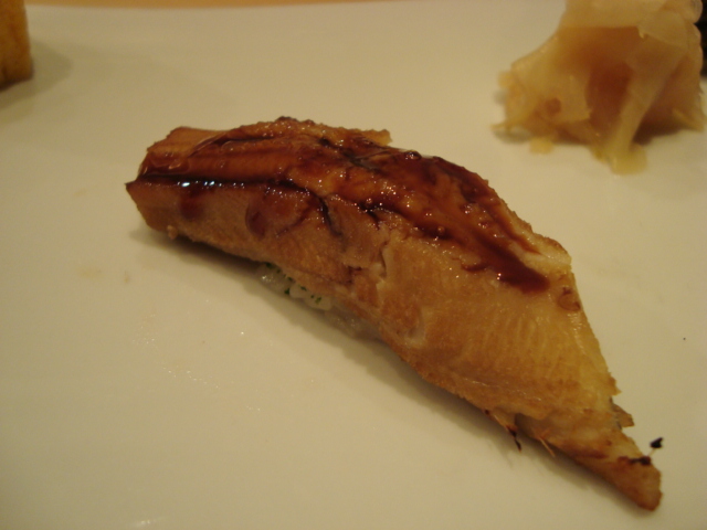 六本木「鮨 鯛良」へ行く。_f0232060_2352401.jpg